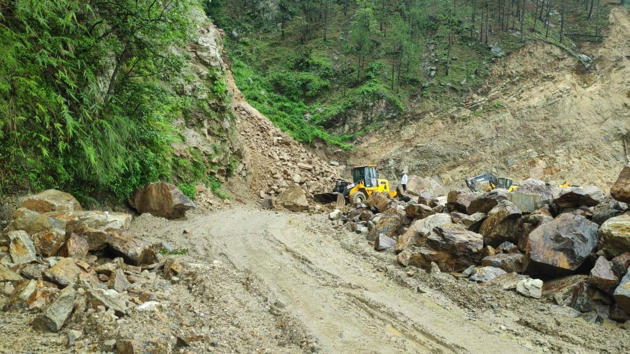 Uttarakhand Many highway Blocked after Landslide and debris due to heavy rainfall