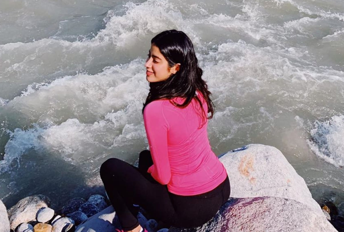 Janhvi Kapoor looks super hot in crop top with a transparent black pullover