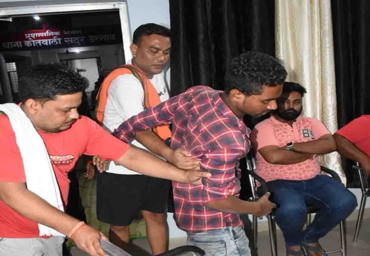 sub inspector and two constable suspended due to beaten driver in unnao