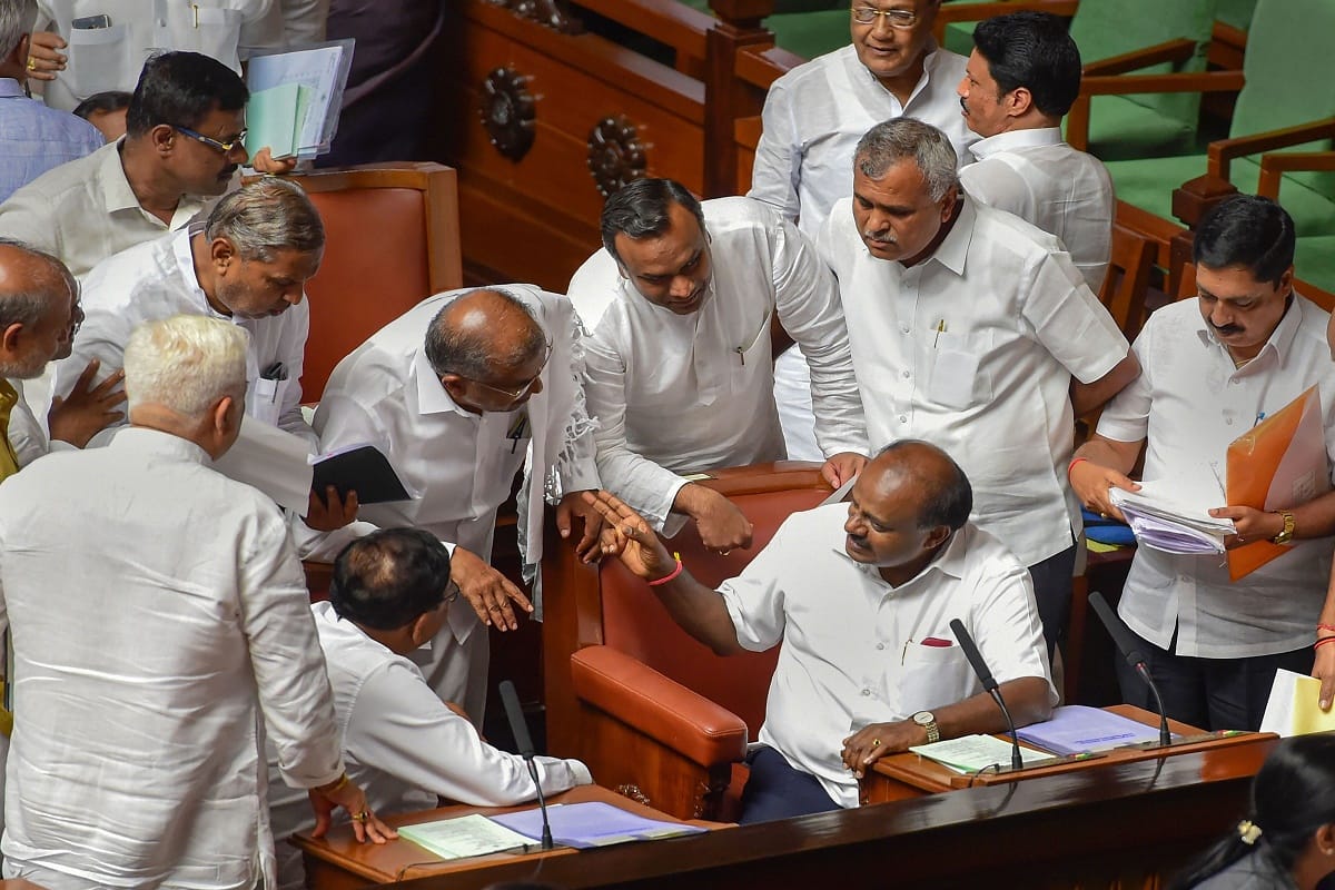 Karnataka Crisis Live Updates: Supreme Court will hear plea of Rebel MLAS, bjp-jds-congress