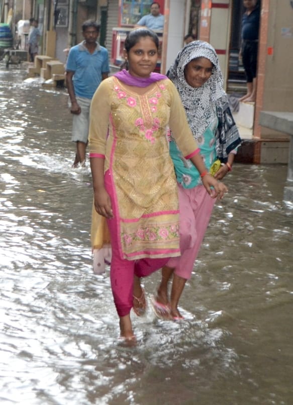 Stopped Jhajjam rain, heat relief