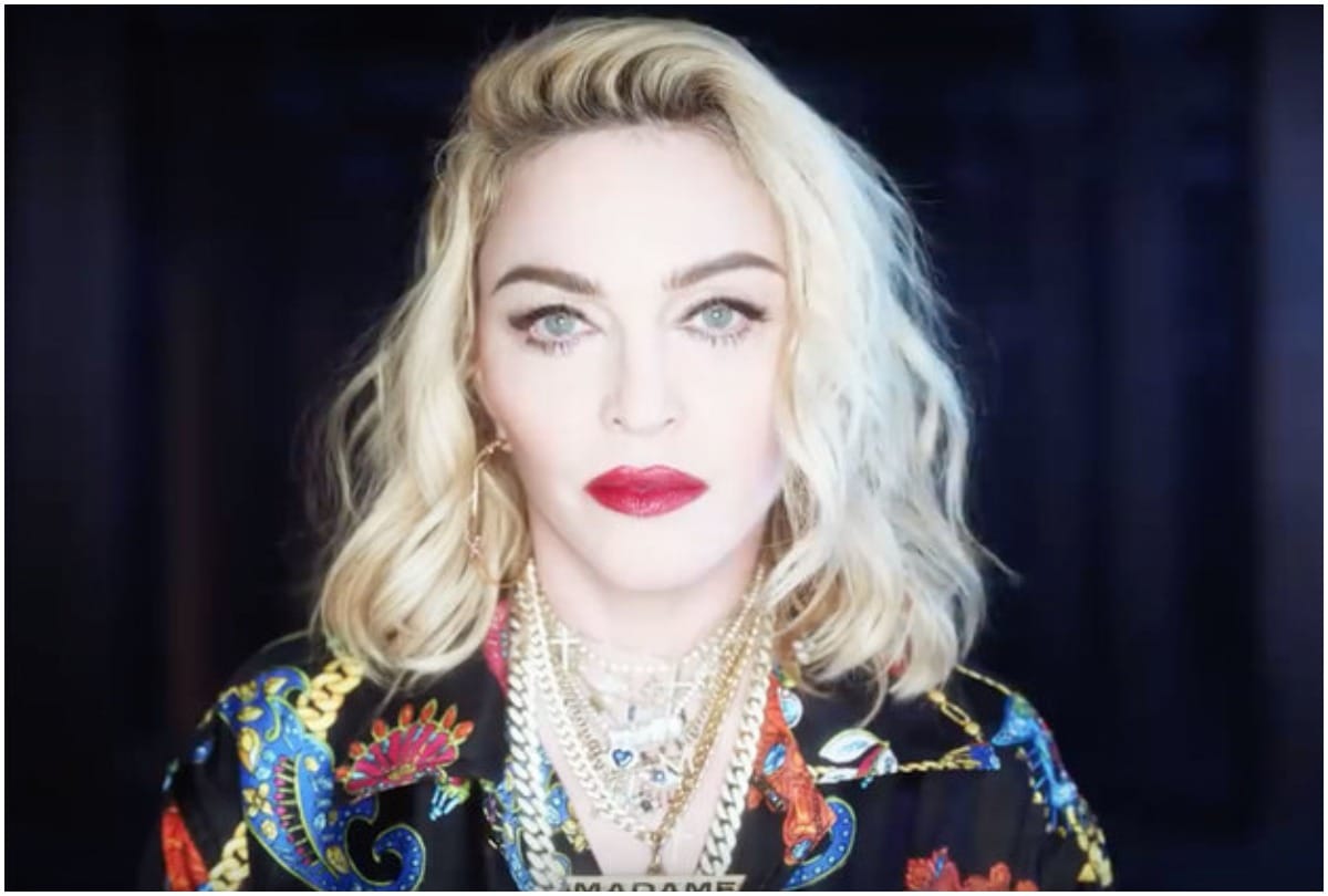 Viral Video singer Madonna revealed that she takes 3 am ice baths and drinks urine
