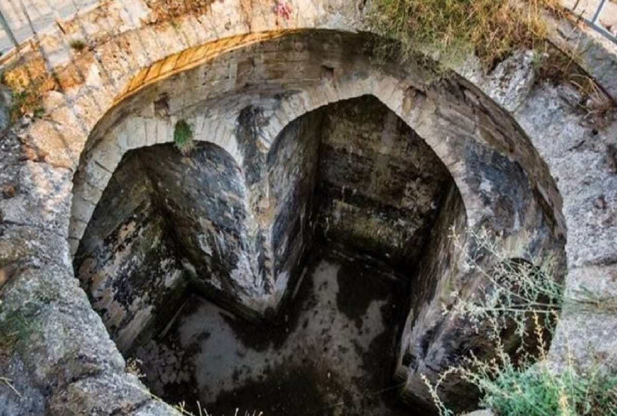 1700 year old mysterious underground building found near Caspian Sea in Russia