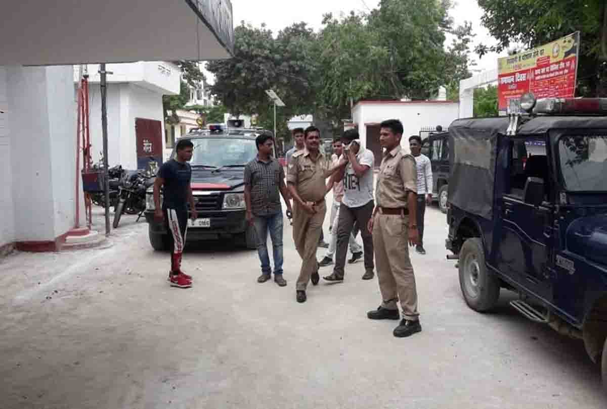 brothel racket running openly in auraiya