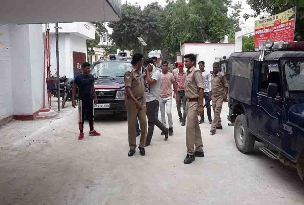 brothel racket running openly in auraiya