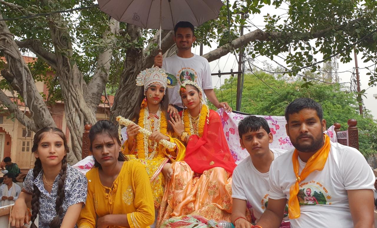 mudia purnima mela saints held shobha yatra in govardhan