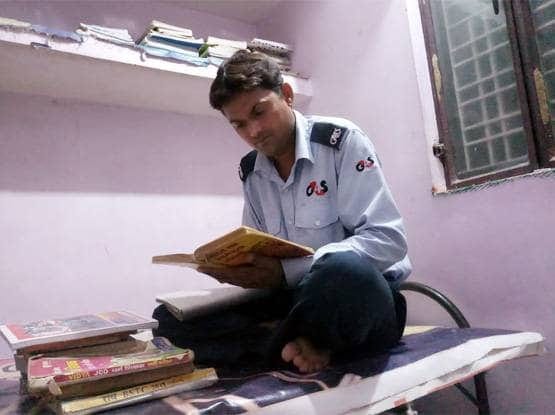 JNU Guard Ramjal Meena gets admision in same University, Know his success story and tips