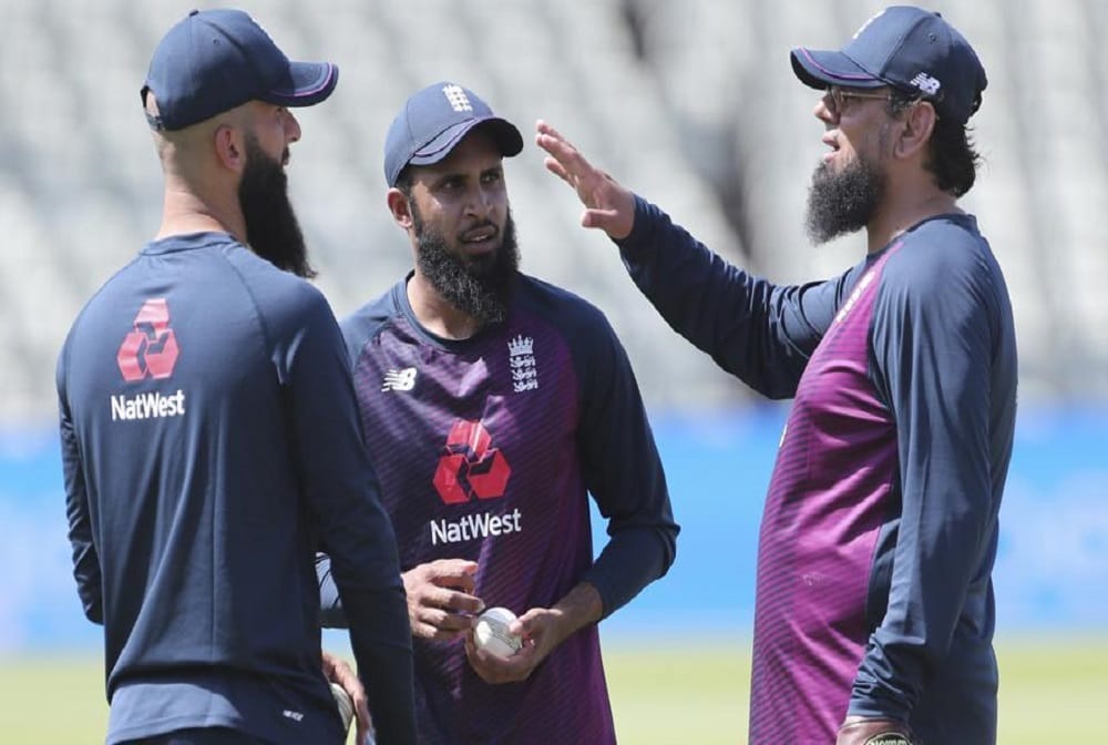 Saqlain Mushtaq gets extension as England spin consultant