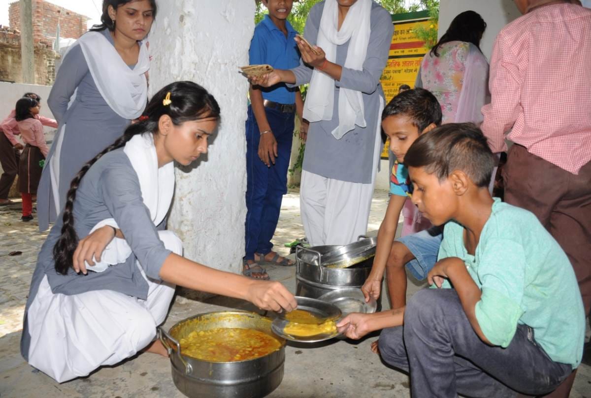 students open gates of this school in lucknow, head master rings the bell