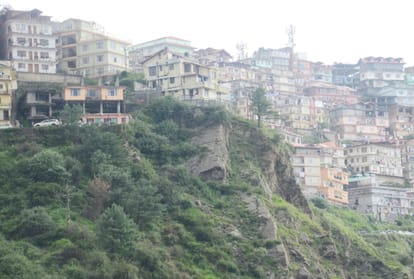 Hundreds of people living in unsafe buildings in shimla city