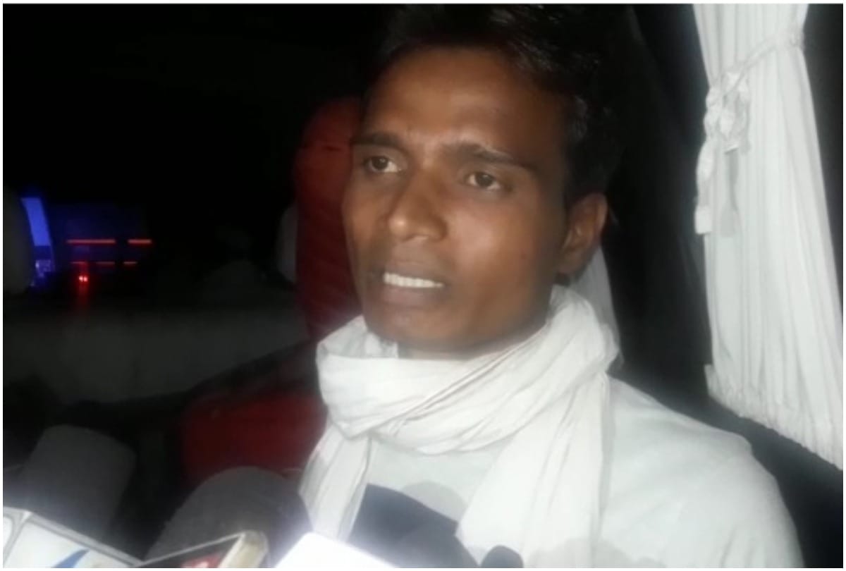Girl marry with Man, family says to out from house in Aligarh UP