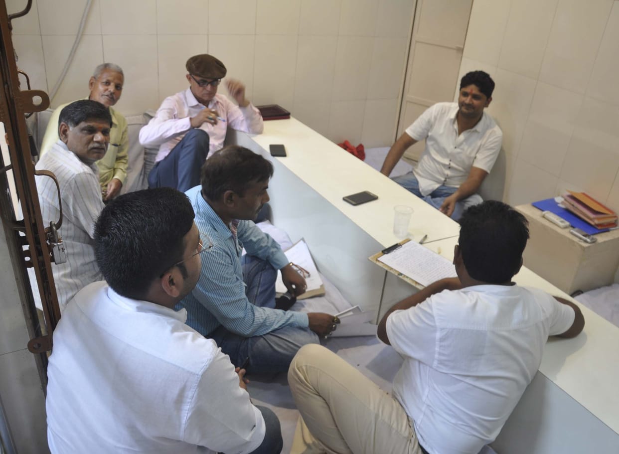 Merchants stirred up the raids by the sales Tax Department