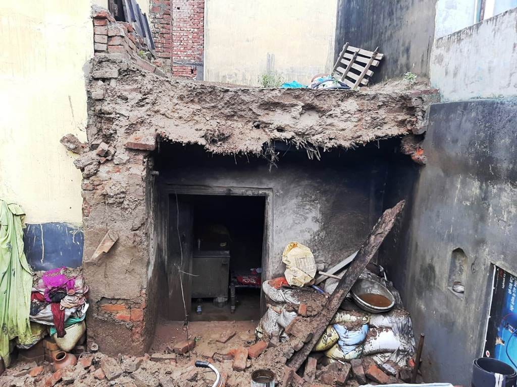 Many houses collapse, one child injured by rain