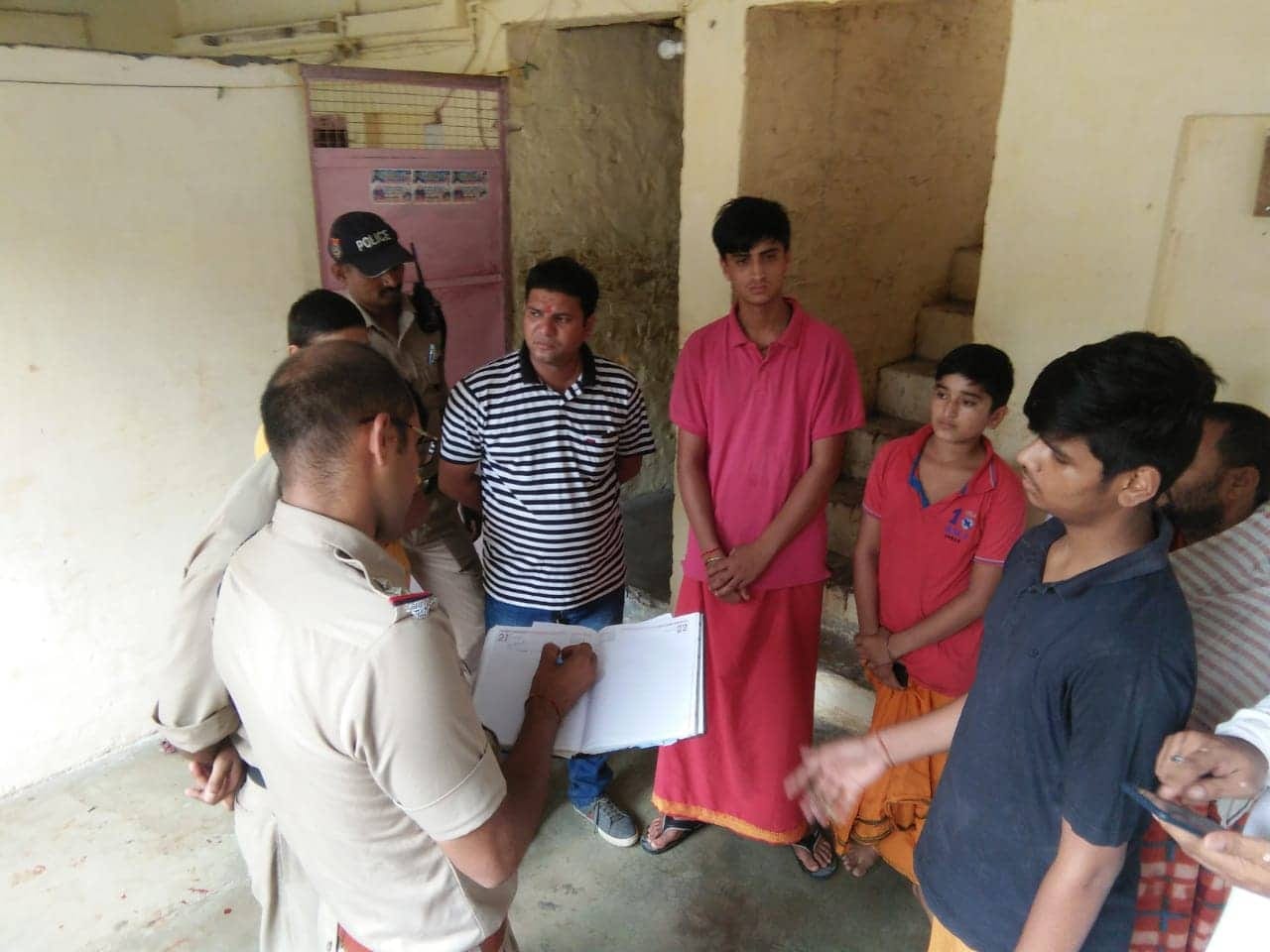 UK News: four youth attack on saint with knife in rishikesh ashram