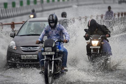 Best Tips to ride bike and scooter in rain
