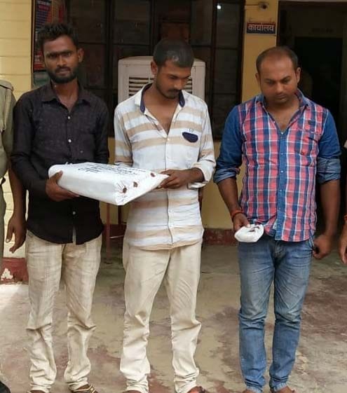 Police arrest three people with rapper of liquor