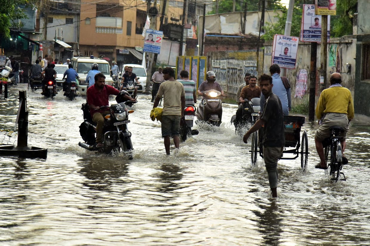 heavey rain in smarty city affected mass.