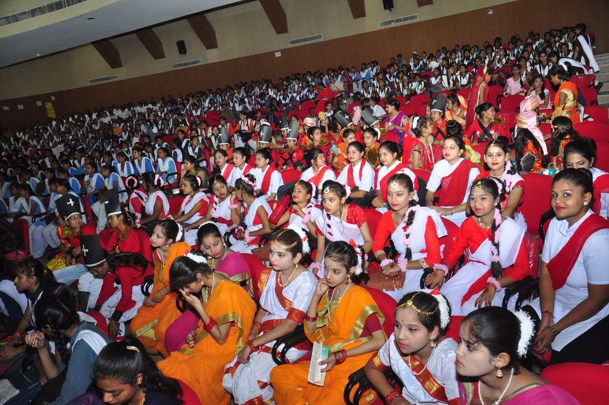 girls must devlop self confidence