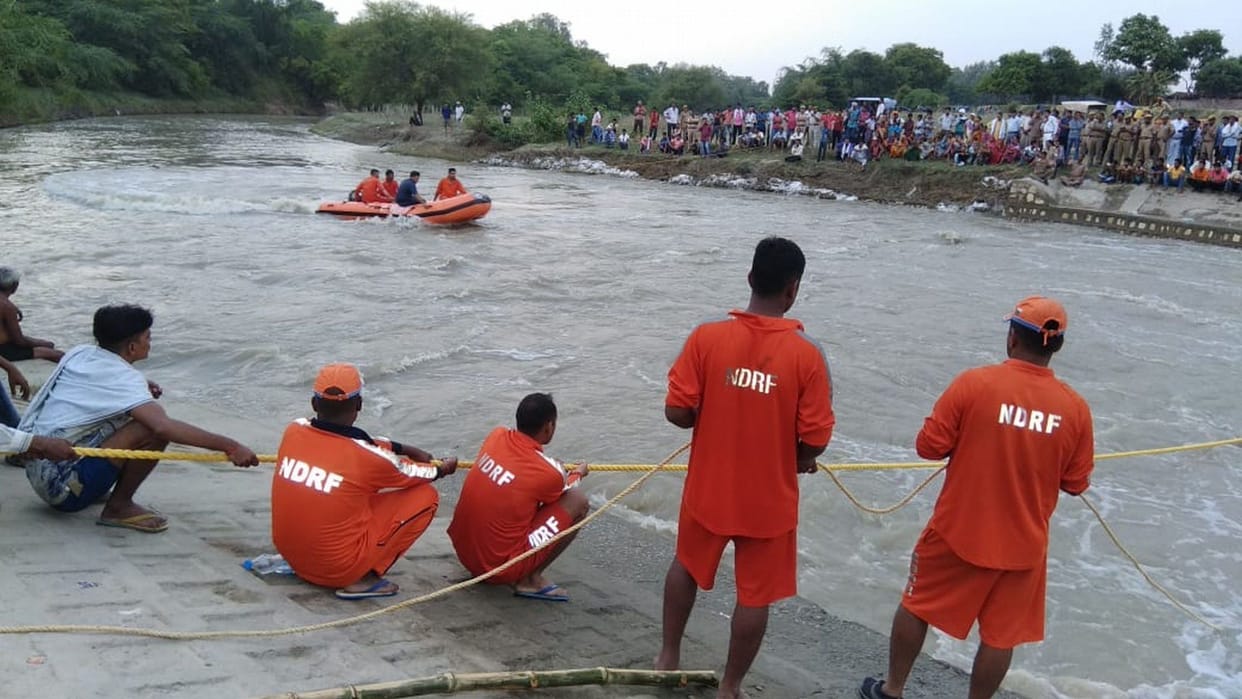 Two youths drown in river Lone to save child, immersed