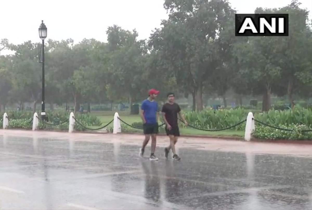 weather update rain lashes in parts of delhi ncr coldest temperature in last few years