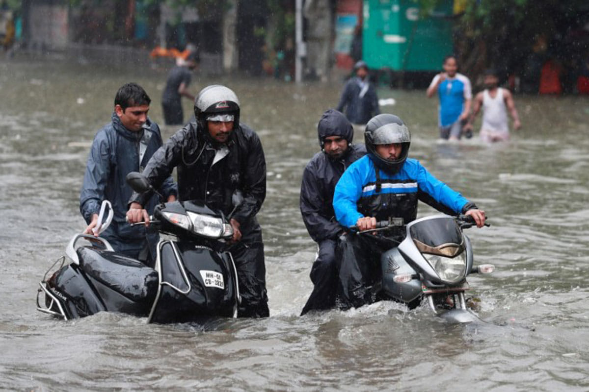 Mumbai is on Red rain alert, Know What does Red, orange, green, yellow rain alert mean