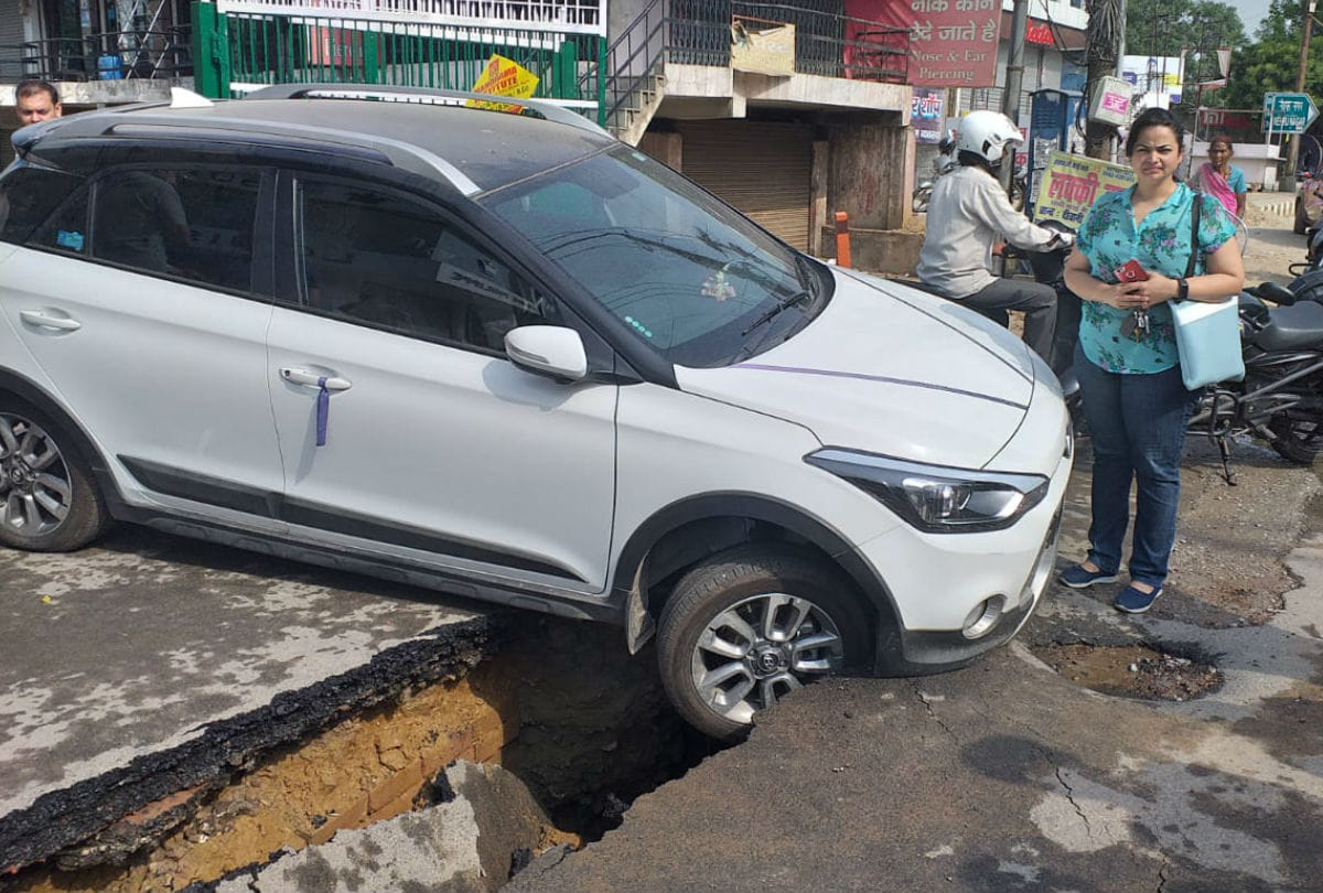 road damage in agra after heavy rain