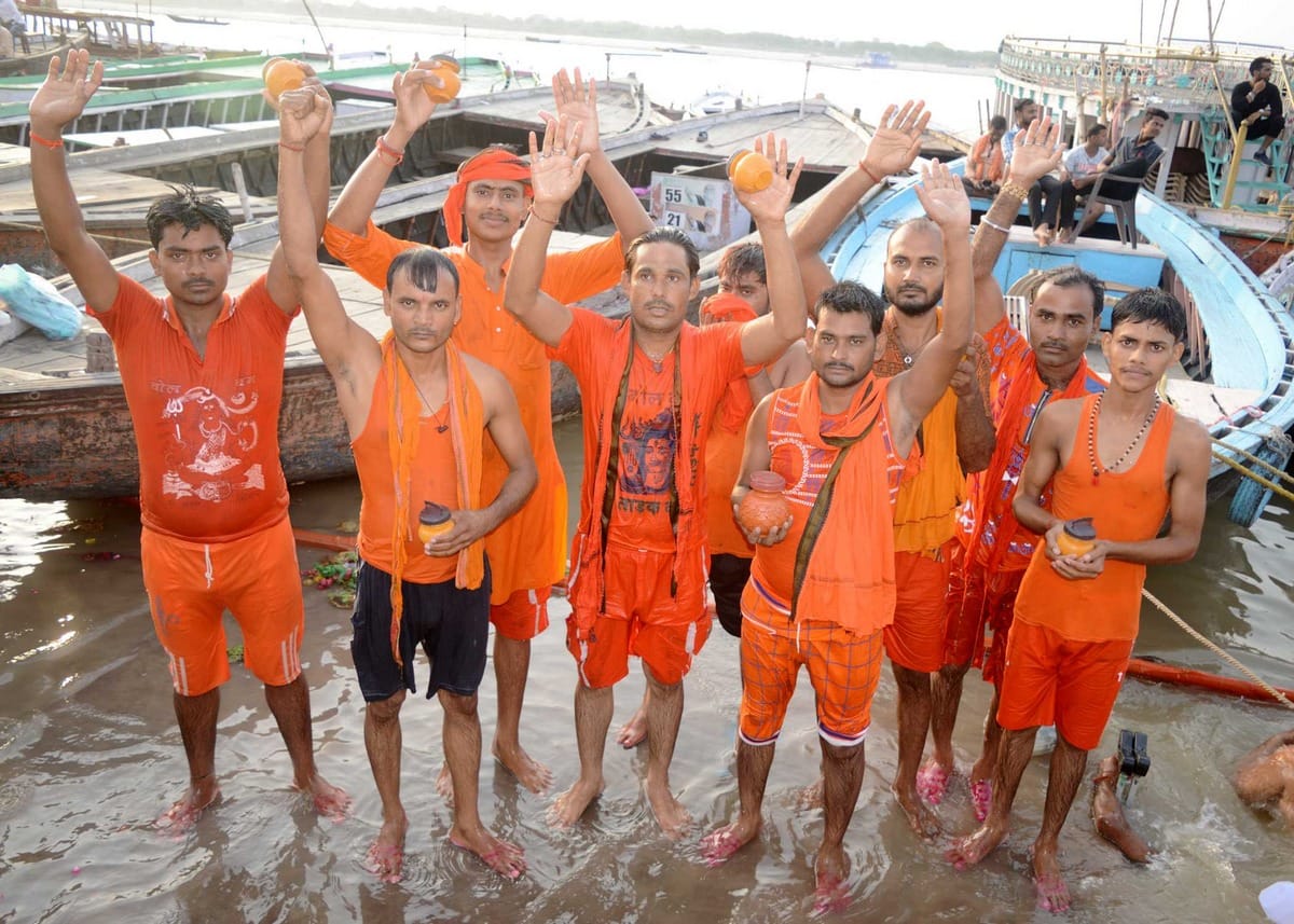 kanvariya in kashi varanasi in savan month