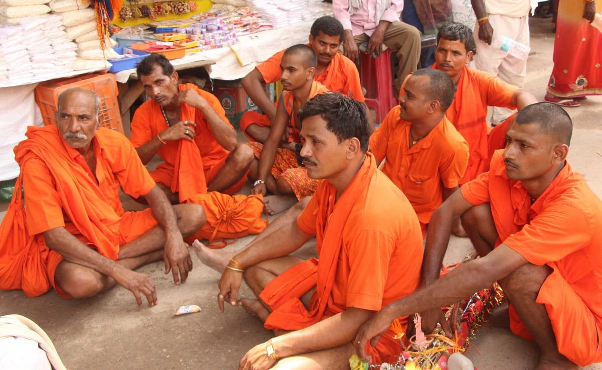kanvariya in kashi varanasi in savan month