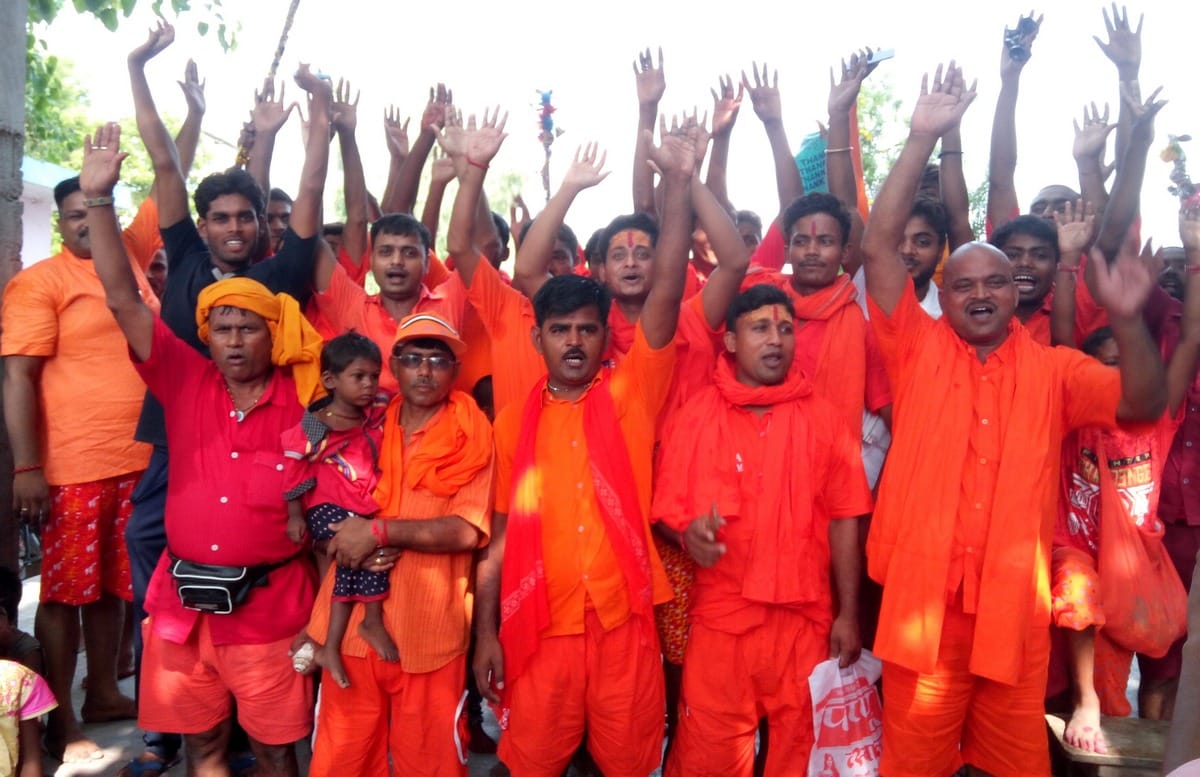 kanvariya in kashi varanasi in savan month