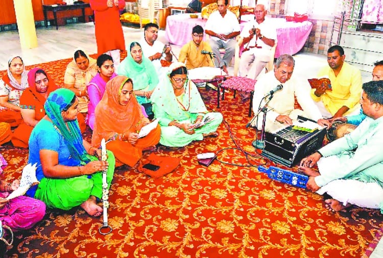 sawan 2019, history of 67 year old shiv temple in sector 8 chandigarh