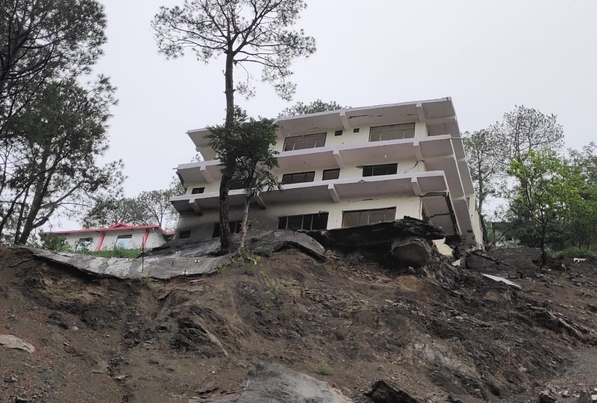 sdm solan issued order to demolish dangerous buildings