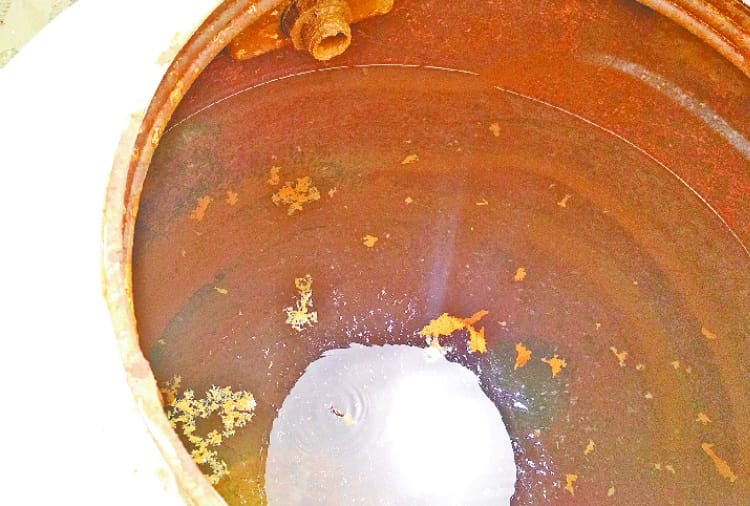 handpumps releasing Yellow water in villages near indo pak border in punjab, water pollution