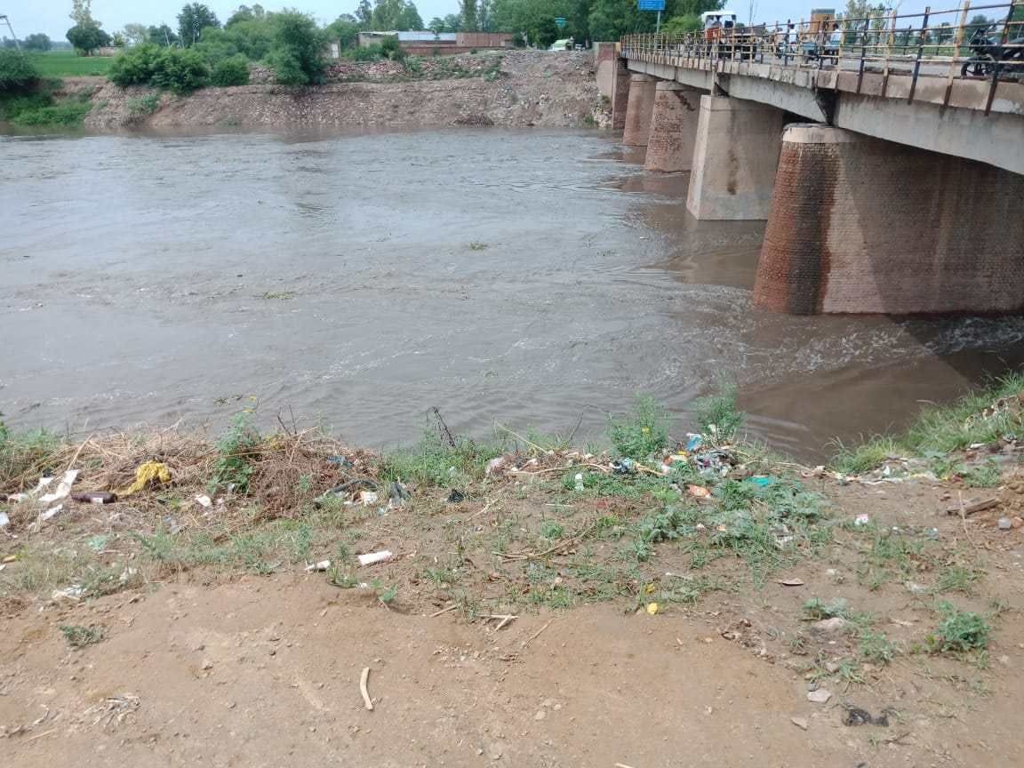 river, flood, water level,fatehabad