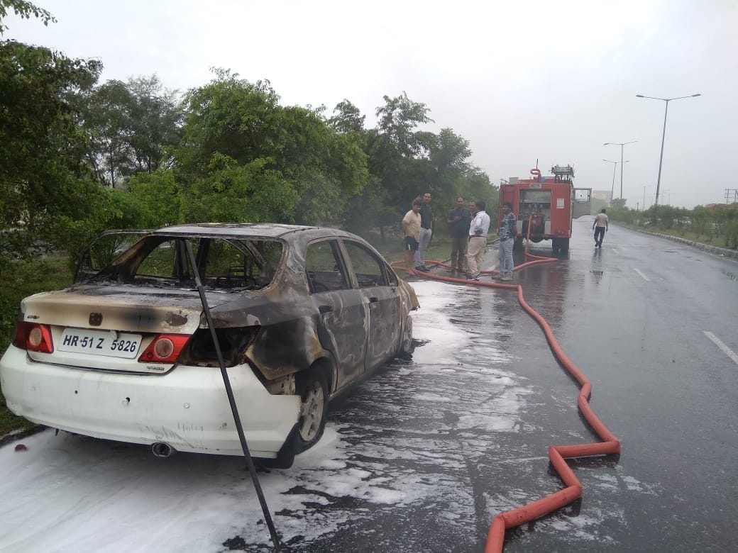 accident, car, fire, bahadurgarh