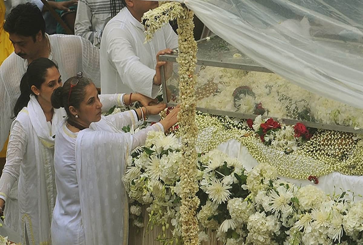Rajesh Khanna Death Anniversary his last rites performed As Superstar