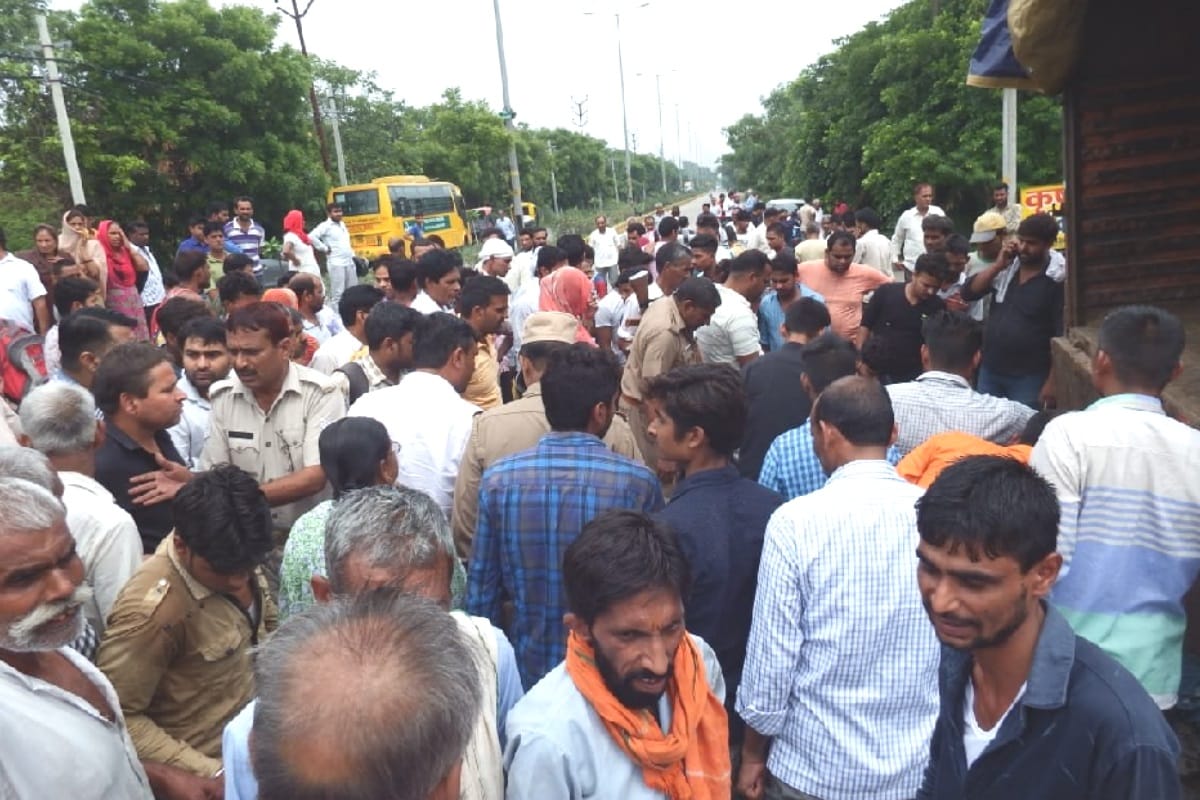 without helmet and over speed took life of Four friends in a road accident