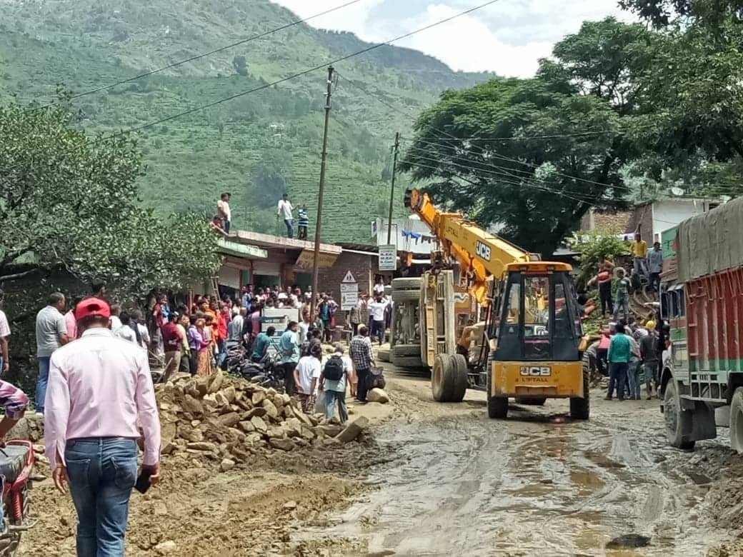 accident on rudraprayag gaurikund highway and gauchar road
