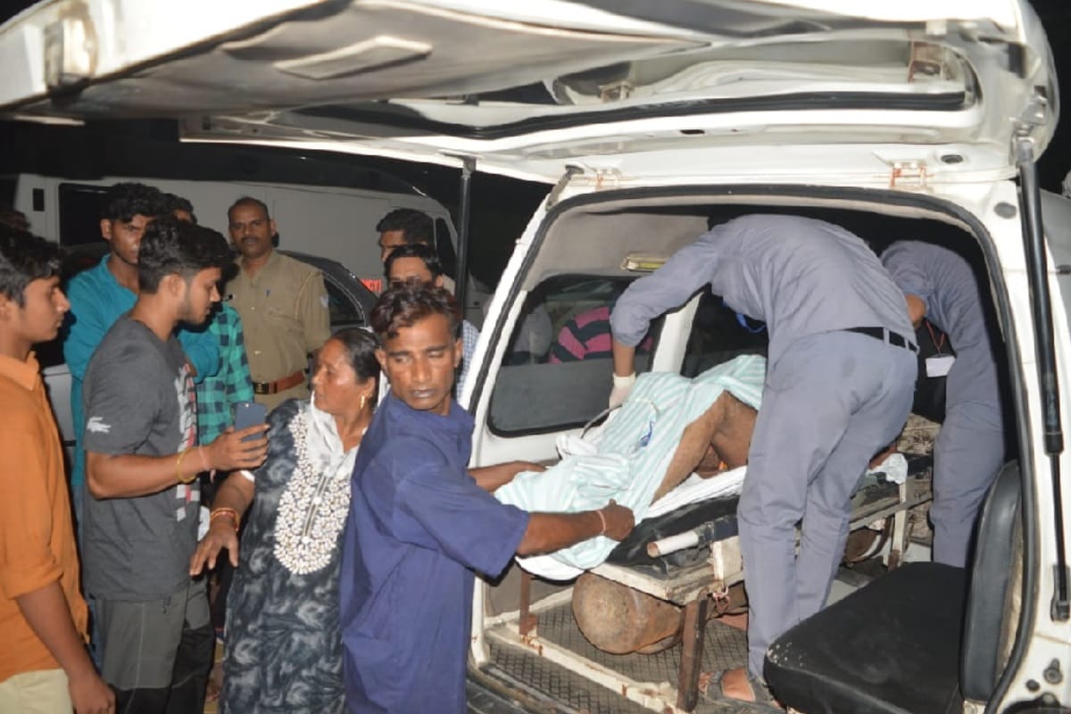 Meerut man attempt to suicide by fire himself in TP nagar police station