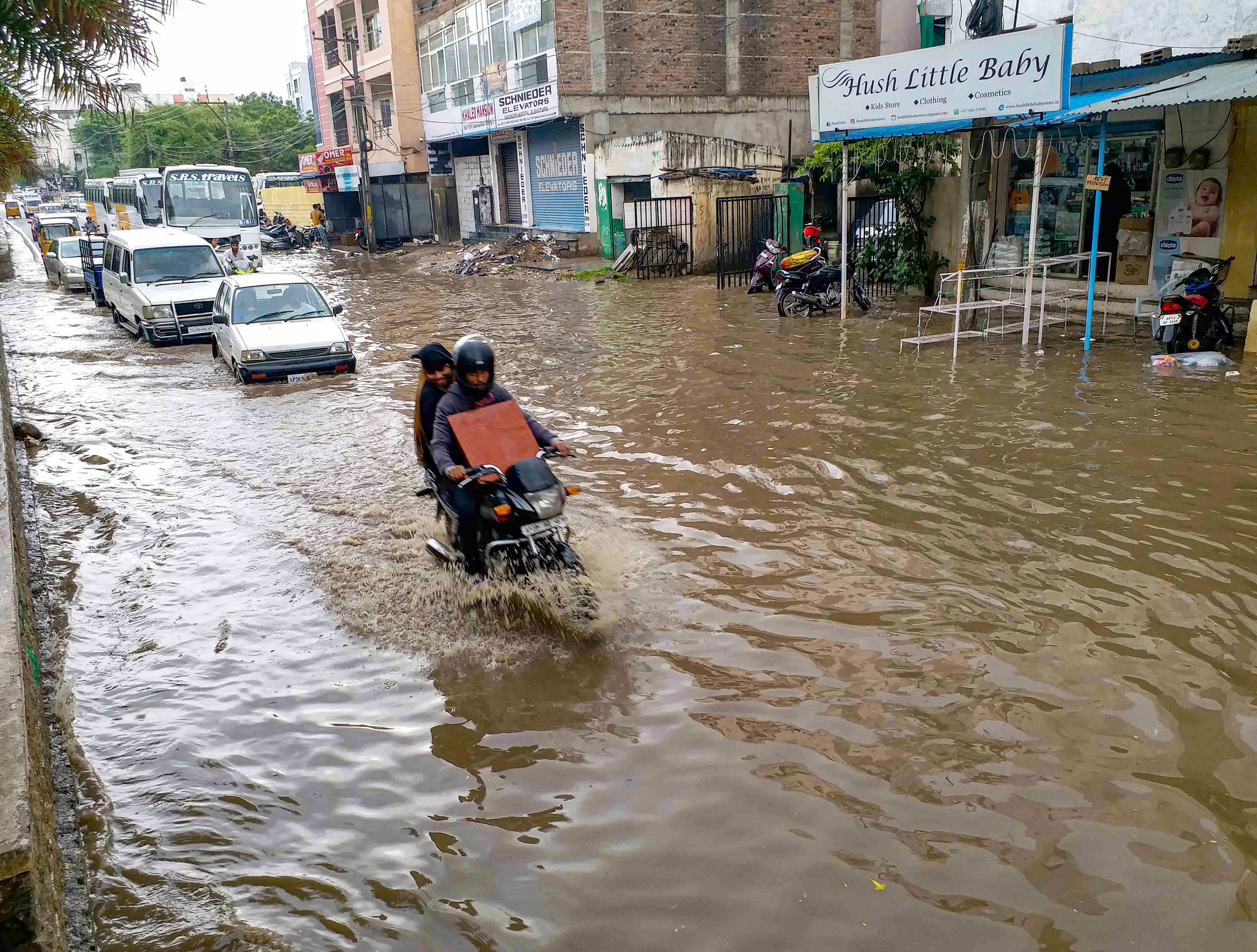 Flood: The number of people killed by floods is more than 100, 4.5 million people are affected