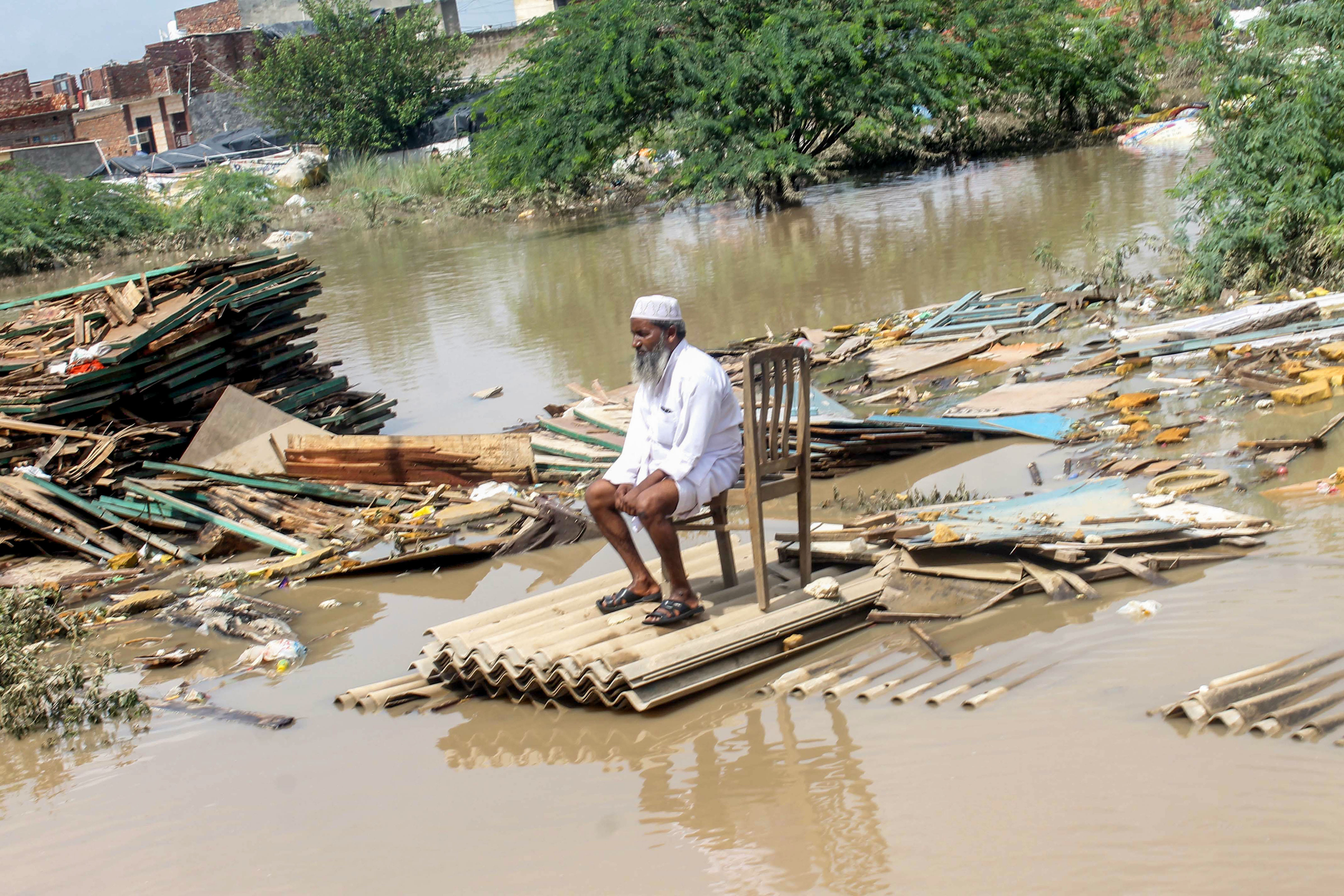 Flood: The number of people killed by floods is more than 100, 4.5 million people are affected