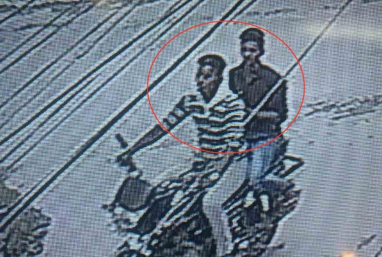 Mobile Snatching Case Cought On CCTV Camera In Ludhiana