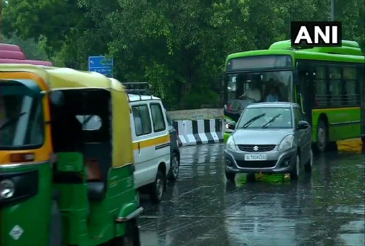 Delhi weather changes heat turns to light rain and low temperature