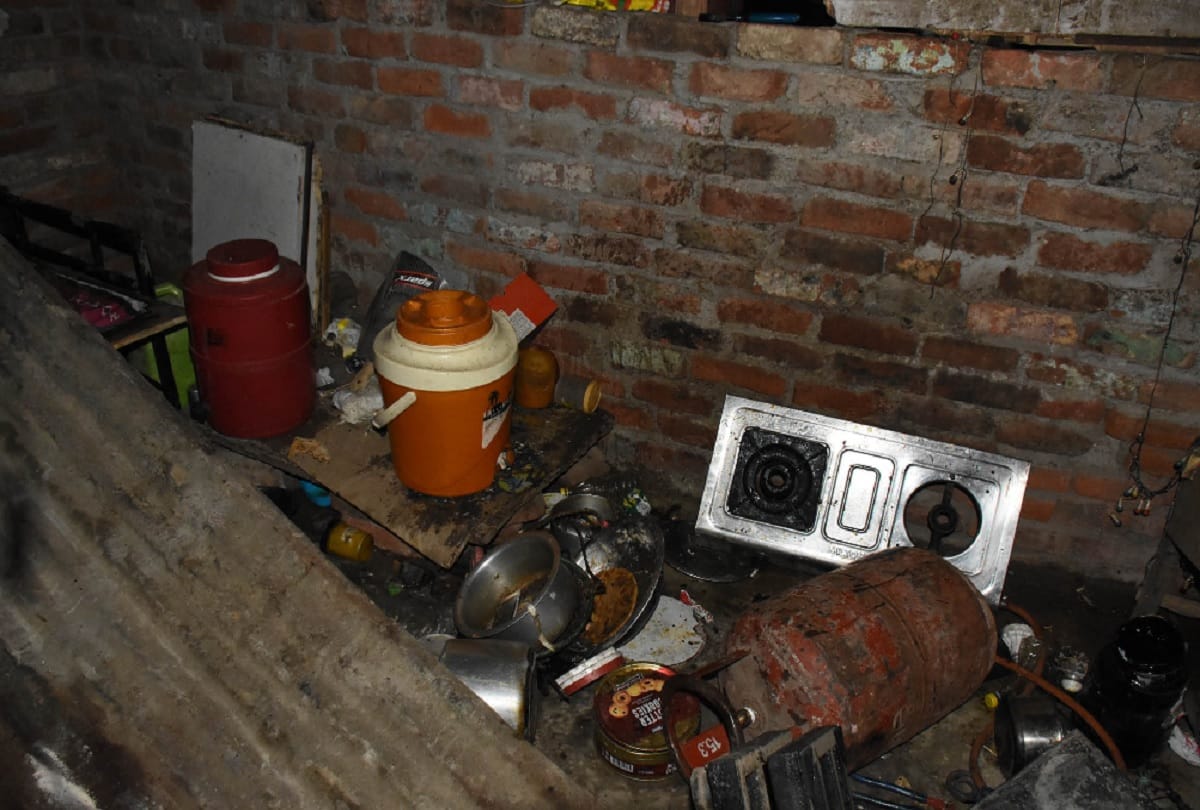 fire in Gas cylinder at delhi