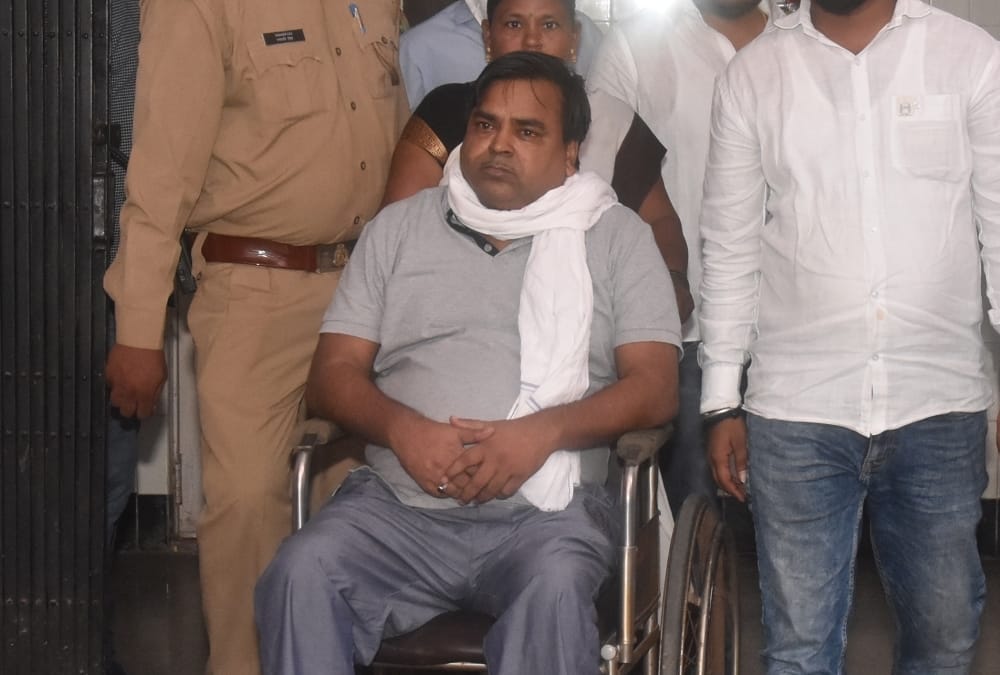 illicit mining case : ed files fir against gayatri, 5 ias and others