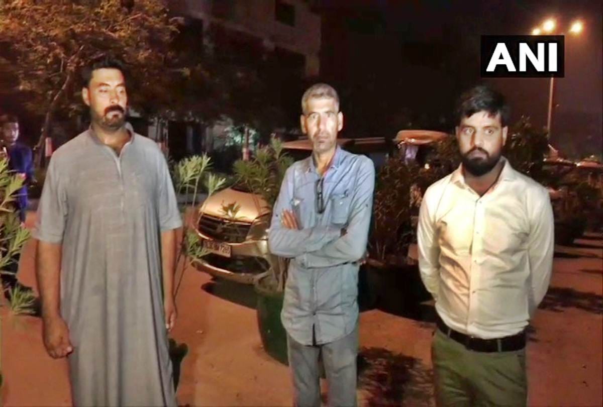 Iraqi citizen robbed of USD 30000 outside hospital in Noida