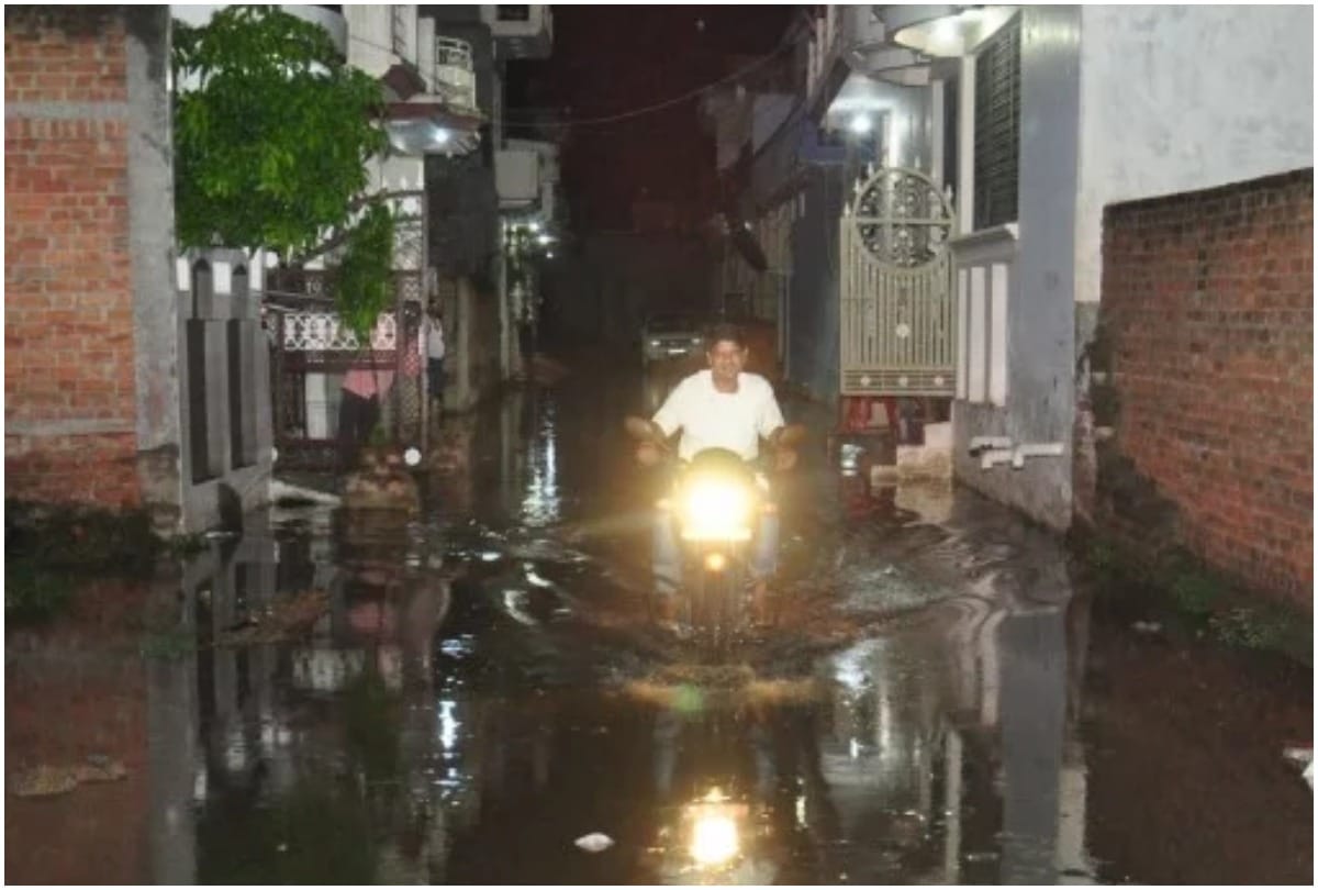 municipal corporation not even worried about commisioner order Jhansi UP