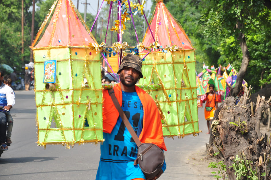 Started to return with cheerful cheers