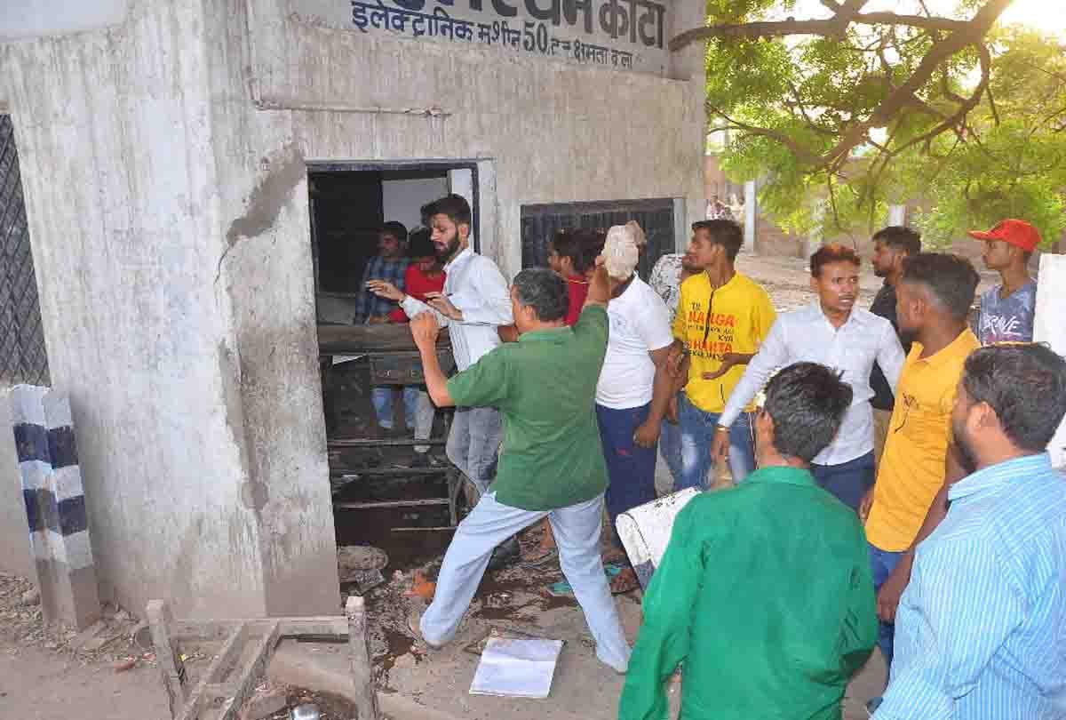 Truck hit to student in Kanpur