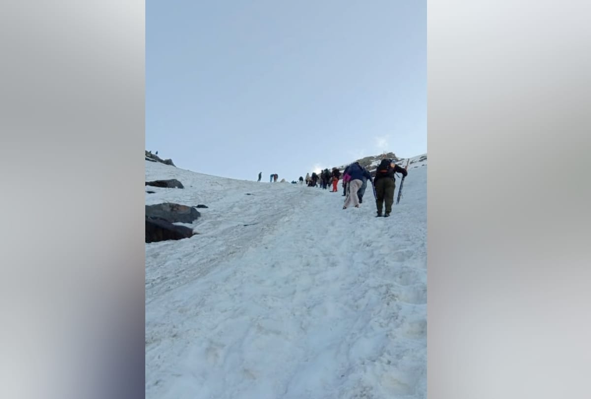 srikhand mahadev yatra 2019 Devotees not allowed beyond parvati baag by himachal govt