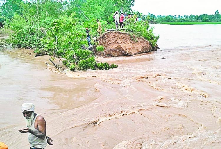 60 feet Crack In Ghaggar River In Sangrur Of Punjab